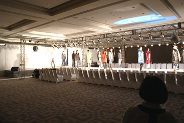 雅鹿2010年秋冬服装发布会 无锡礼仪策划的璀璨盛宴